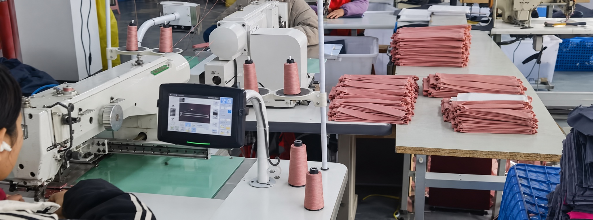 Máquina de costura e componentes